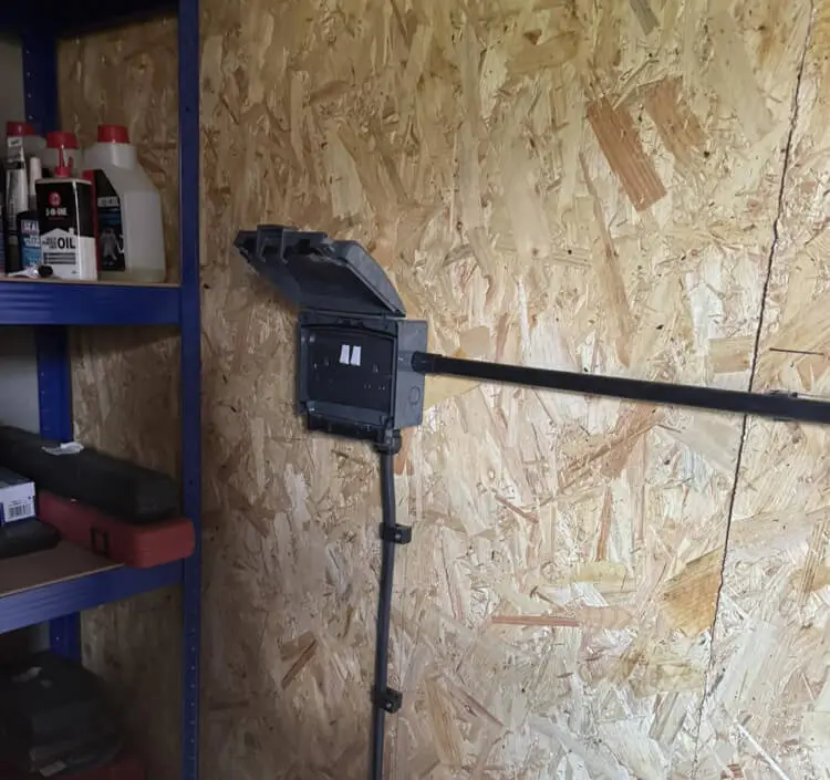 Garage Lighting and Sockets